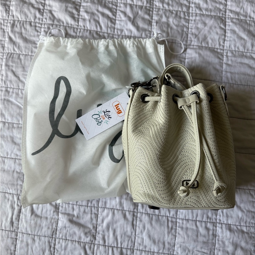 NWT Lug Whirly Bird Bucket Bag